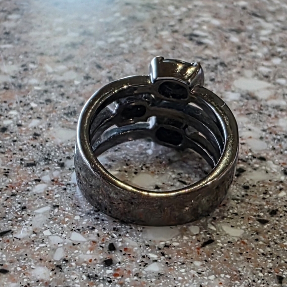 Gun Metal Band With Black Stone Ring Size 7.5 - Picture 3 of 3
